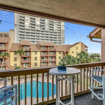 Large Family Friendly Condo - Steps To The Beach!